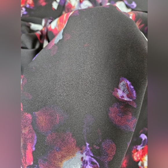 Lightweight Black Floral Chiffon blouse by Ellen Tracy in Small-med - Picture 9 of 12